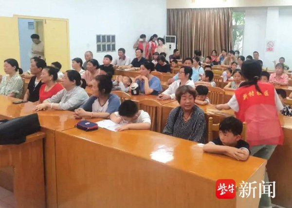 涨声操盘 课程丰富接地气引导孩子“玩中学”，这里的公益托管解了家长“看护难”